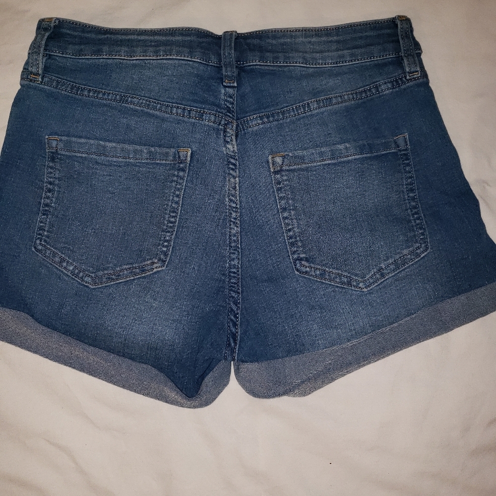 Shorts - Picture 2 of 2